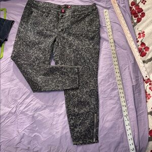 Vintage Torrid! 2018 lace print black/gray jeans size 14, side zip at ankle.